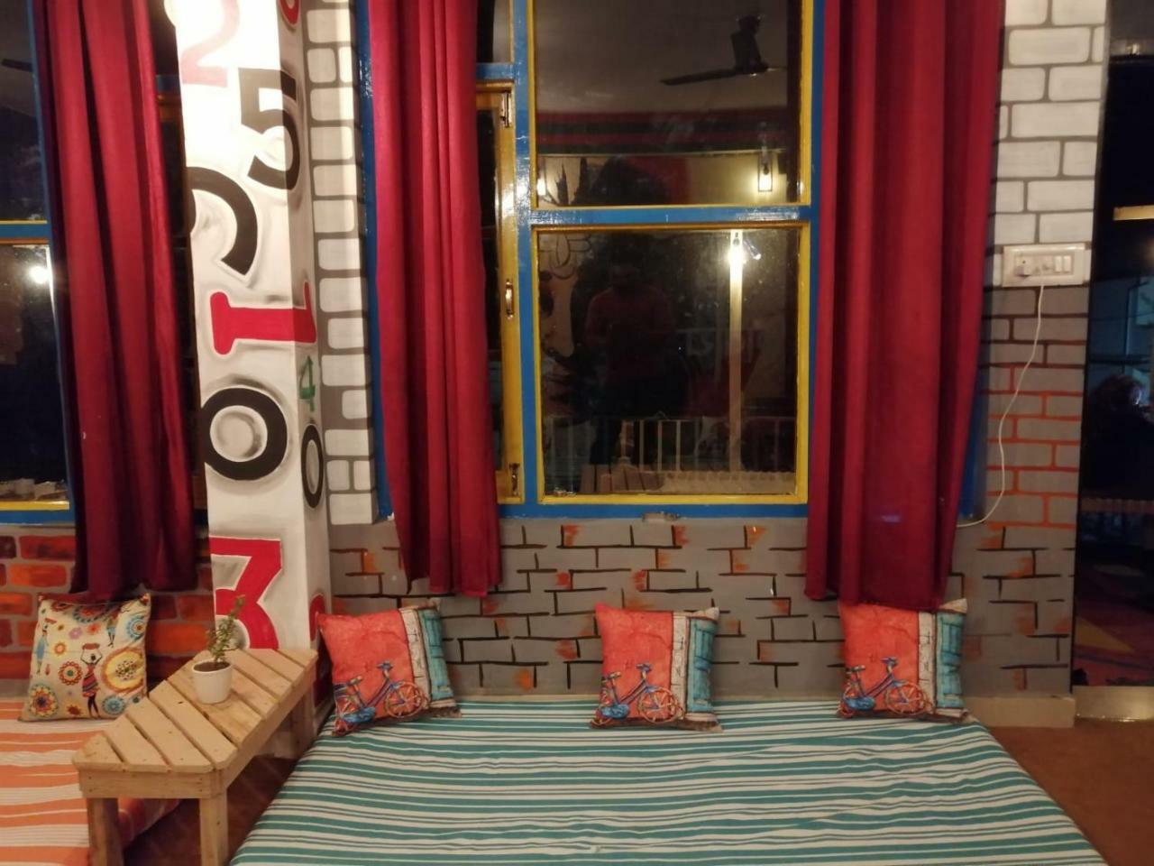 La Vaca India Mcleodganj Vandrerhjem McLeod Ganj Eksteriør bilde